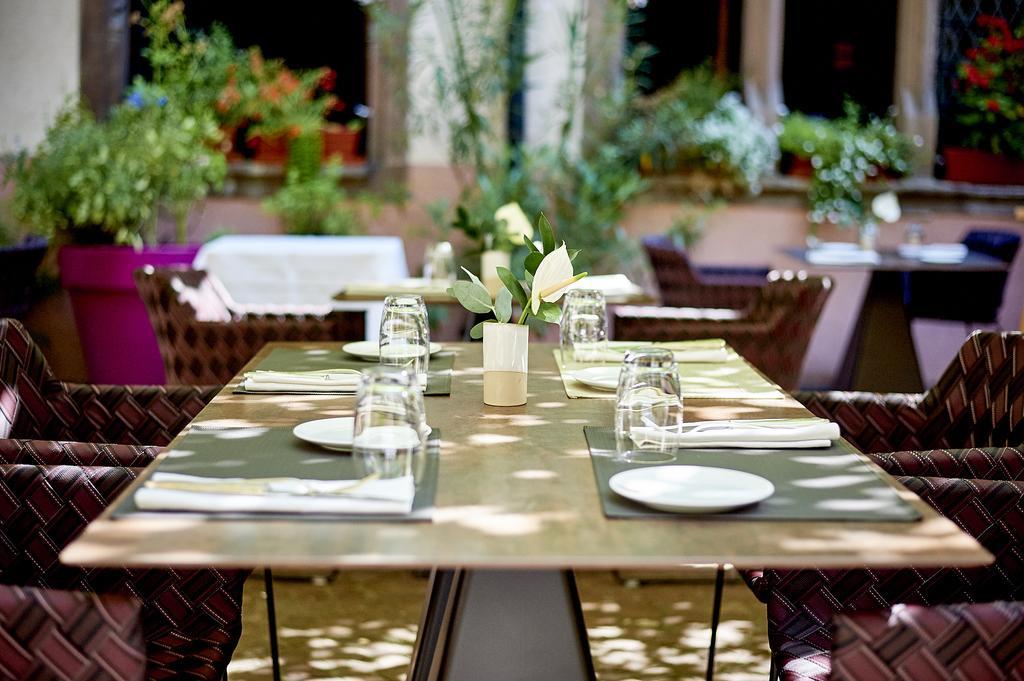 Relais & Chateaux La Maison Des Tetes Colmar Luaran gambar